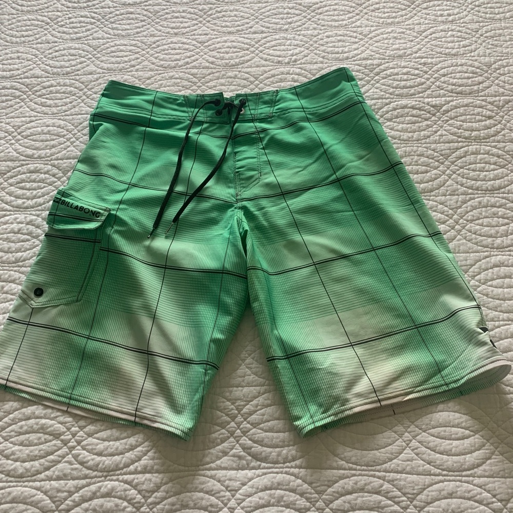 Billabong surfing trunks